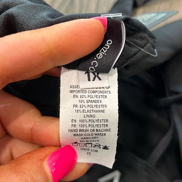 NWT Onzie x Tonal Sacred Strappy Sports Bra Black Size 1X - Picture 6 of 6